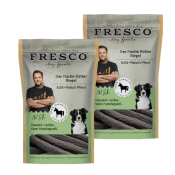 M.Rütter Riegel 2x100g Echt-Fleisch Pferd Zwei Beutel Fresco Hundefutter mit dem Martin Rütter Riegel, beschriftet mit "Echt-Fleisch Pferd" mit einem schwarz-weißen Hundebild.