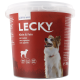 Un conteneur rouge étiqueté 'LECKY' avec une image d'un chien heureux, avec un texte indiquant qu'il contient 70 % de viande, sans gluten, et est une collation molle.