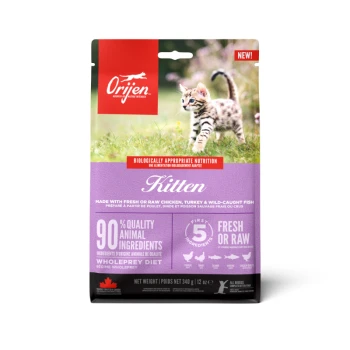Kitten 340 g Emballage de nourriture pour chat Orijen Kitten mettant en avant un chaton joueur sur l'herbe, soulignant "90 % d'ingrédients animaux de qualité" et "frais ou cru".