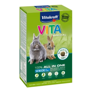 Vita Special Senior Zwergkaninchen 600 g Vita Special Kaninchenfutterverpackung mit zwei Kaninchen auf der Vorderseite, mit der Aufschrift "100% ALL IN ONE SENIOR" ohne Zuckerzusatz.