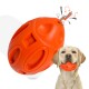 Ein glücklicher Labrador Retriever hält ein oranges, quietschendes Hundespielzeug in Eiform im Mund, mit dem Text 'ZOOM!!!' darüber.