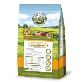 Eine 2,5 kg Tüte Bellfor Hundefutter, "Gutshof-Schmaus", mit einem Bauernhof-Hintergrund und Nährwertinformationen auf der Rückseite.