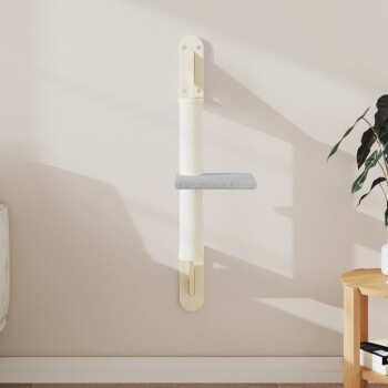 Wandmontierter Katzenkratzbaum mit einem weißen, mit Sisal bezogenen Pfosten und einer grauen Ruheplattform, vor einer hellen Wand.