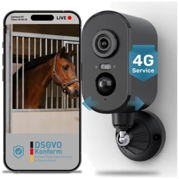 Kabellose 4G-Tierkamera zeigt Live-Pferdefutter auf dem Telefonbildschirm mit dem Text „DSGVO Konform Sichere Datenspeicherung in Deutschland.“