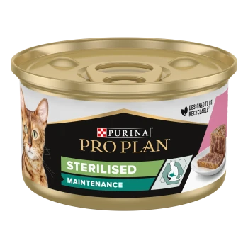 Een blik Purina Pro Plan Sterilised kattenvoer met een grijze kat op het etiket, met een trekdop en groene accenten.