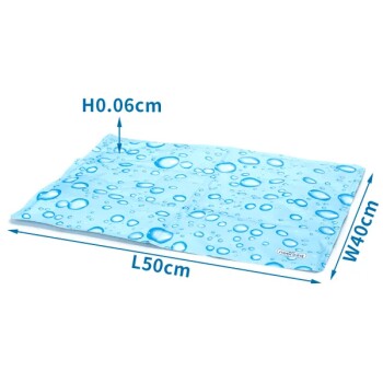 Eine blaue Haustier-Kühlmatte mit einem Wassertropfenmuster, die 50 cm lang, 40 cm breit und 0,06 cm hoch ist.