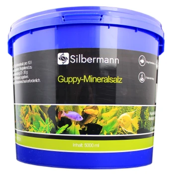 Blauer Behälter mit Silbermann Guppy-Mineralsalz, 5000 ml, mit bunten Fischen und Wasserpflanzen auf dem Etikett.
