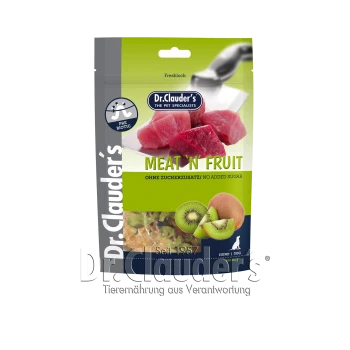 Verpackung von Dr. Clauder's Meat 'n' Fruit Haustierfutter, mit Fleisch- und Obststücken, mit Text, der "Kein Zuckerzusatz" und "Präbiotisch" angibt.
