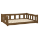 Holzhaustierbett mit slatted Basis und niedrigen Seitenwänden, mit einer reichen braunen Oberfläche.
