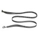 Eine graue Ruffwear-Hundeleine mit einem Bungee-Abschnitt für zusätzliche Elastizität, mit einem stabilen Clip zur Befestigung.