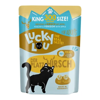 Kleurvolle "Lucky Lou" huisdiervoedingszak met een zwart kat silhouet, met de tekst "Poultry & Venison met Appel," "96% vlees," "Graan vrij," en "Geen toegevoegde suiker."