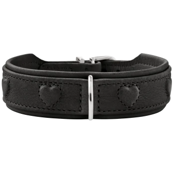 Schwarzes, gepolstertes Lederhalsband mit gesteppten Herzapplikationen sowie silberner Schnalle und Öse.