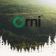 Logo von 'Orni' mit einem grünen kreisförmigen Design und einer Silhouette eines Drachen, vor einem üppigen Waldhintergrund.