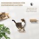 Eine getigerte Katze auf einem Regal und eine andere in einer Hängematte, mit Text: "Modernes Design für zufriedene Katzen" und "Werde ein Katzenliebhaber."