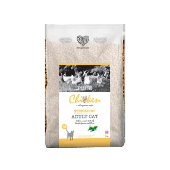 Eine Tüte Kingsmoor Pure Chicken Katzenfutter für sterilisierten erwachsenen Katzen, mit einem schwarz-weißen Bild von Enten, mit einem Gewichtsetikett von 7 kg.