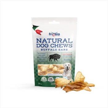 Verpackung von Natural Dog Chews Buffalo Ears mit einem Hund, mit sichtbarem Text, der '100% Lecker Pure Luftgetrocknet' und 'Büffel' angibt.
