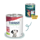 Deux boîtes de nourriture pour chiens Yarrah sur un fond bleu clair ; à gauche, un dalmatien, à droite, un labrador jaune avec "Bientôt disponible."