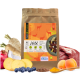 Ein Beutel FAVLY "Complete Wild" Tierfutter mit Pastinake, Heidelbeeren und Fleisch, mit einem bunten Design und Nährwertangaben.