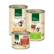 Drei Dosen Real Nature Haustierfutter: Kätzchen-Geschmäcker "Huhn & Truthahn mit Lachsöl" und "Kalb & Geflügel", plus "Lamm & Rind" für Erwachsene.