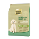 Goldene Mini Adult-Hundefuttertüte (5-10 kg) für empfindliche Hunde, mit einem weißen Hund und hervorgehobenen Zutaten von Ente und Kartoffel.