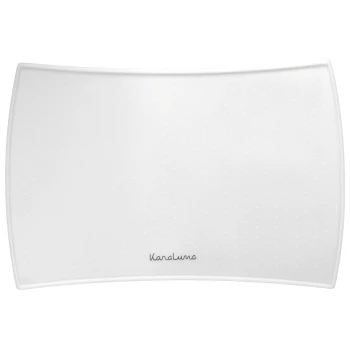 Weiße Futtermatte für Haustiere mit einem geschwungenen Design und gepunkteter Textur, mit dem Markennamen "Karaluna" in der unteren rechten Ecke.
