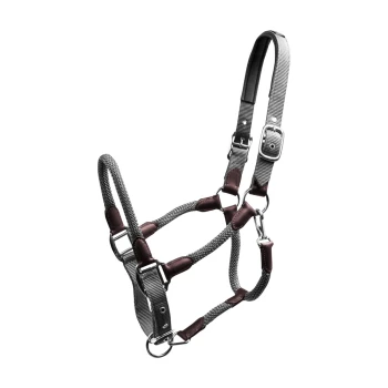 Grau und braunes verstellbares Haustiergeschirr mit Metallclips und Ringen, entworfen für Komfort und Kontrolle während der Spaziergänge.