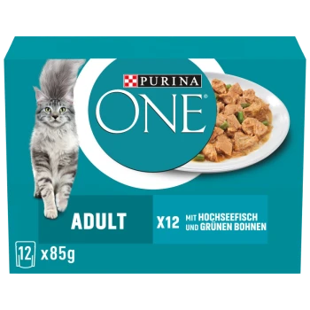 Paquet de nourriture pour chats Purina ONE pour adultes, présentant un chat Maine Coon et une assiette de nourriture humide avec du poisson et des haricots verts.