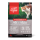 Orijen Fit & Trim Katzenfutterbeutel mit einer verspielten orange-weißen Katze auf Gras. Höhepunkte: "85% tierische Zutaten," "5 frische Zutaten," 5,4 kg.