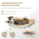 Zwei Katzen entspannen sich auf einer wandmontierten Katzenhängematte, mit Abmessungen und Montageanleitungen angezeigt. Der Text lautet: "AUSREICHEND PLATZ FÜR ALLE KATZEN."