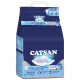 Opakowanie żwirku dla kotów Catsan Hygiene Plus, z śpiącym białym kotem na chmurze, z tekstem wskazującym, że jest to żwirek niezbrylający się i w 100% naturalny.