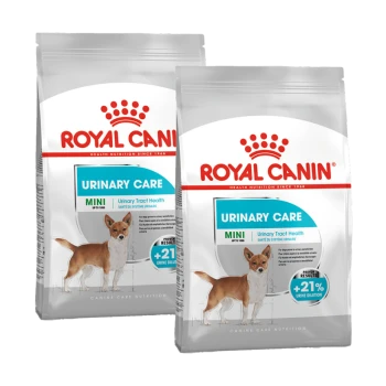 Zwei Tüten Royal Canin Urinary Care Mini Hundefutter, mit einem kleinen Hund auf der Vorderseite, der die Gesundheit der Harnwege und 21% Urinverdünnung betont.