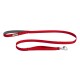 Rote Hundeleine mit einem gepolsterten Griff und einem Metallclip, mit einem 'RUFFWEAR' Logotag.