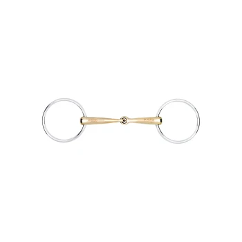 Wassertrense Sweet Kupfer einfach gebrochen 12,5 cm Ein glänzendes, silbernes und goldenes Pferdegebiss mit zwei Ringen und einem zentralen Gelenk, entworfen für den Reitsport.