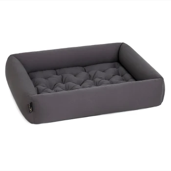 Graues rechteckiges Haustierbett mit gepolstertem Design und erhöhten Seiten, ideal für Hunde oder Katzen.