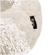 Eine Nahaufnahme eines weichen, flauschigen Haustierbettes in hellbeige, mit einem schwarzen Etikett, auf dem der Markenname "Pawtastic" sichtbar ist.