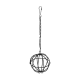 Schwarzer Metallvogelhäuschen in kugelförmigem Design, von einer Kette mit einem Haken zum einfachen Aufhängen aufgehängt.