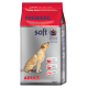 Un sac de 1 kg de nourriture pour chien "PREMIERE. I love my dog" à base de boeuf semi-humide, avec un golden retriever regardant vers le haut.