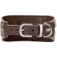 Braunes, gepolstertes Lederhalsband mit silberner Schnalle und D‑Ring, gewebter Kante und metallischem ‚HUNTER‘-Anhänger.