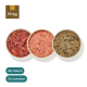 Bild von Hundefutterpackungen mit drei Arten von rohem Fleisch: Rindfleisch, Geflügel und einer Mischoption, mit Etiketten, die Inhalt und Gewicht detaillieren.