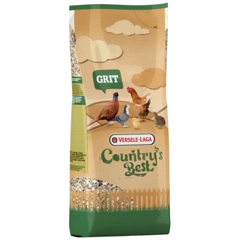 Un sac de "Country's Best Grit" de Versele-Laga, présentant des images de divers oiseaux comme un faisan, un pigeon et une poule sur un fond de clôture en bois.