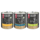 Drei Liebesgut-Dosen Hundefutter (Huhn, Rind, Schaf) mit schwarzen Etiketten, die Tierskizzen und das 'BIO'-Logo zeigen.