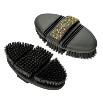 Zwei schwarze ovale Pflegebürsten mit dichten schwarzen Borsten und einem schwarz-goldenen Riemen mit Aufschrift 'PFERDEGOLD'.