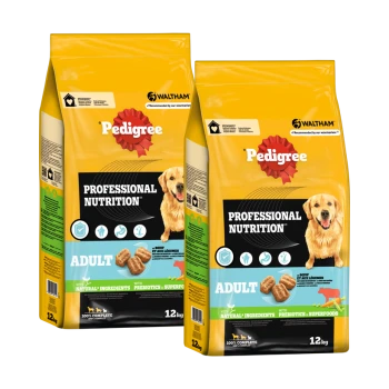 Zwei 12 kg Säcke Pedigree Professional Nutrition Hundefutter für Erwachsene, die einen Golden Retriever zeigen und mit natürlichen Inhaltsstoffen werben.