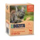 Katzenfutterverpackung mit einer getigerten Katze, beschriftet mit "BOZITA" und "100% tierisches Protein", "getreidefrei" und "Stücke in Gelee."