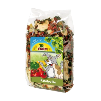 Przezroczysta plastikowa torba wypełniona kolorowymi suszonymi warzywami, oznaczona "JR FARM Ratatouille," z rysunkiem kreskówkowego królika i psa.