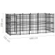 Schwarzer Metall-Tierkäfig mit den Abmessungen 200 cm Höhe, 192 cm Breite und 480 cm Länge, mit einer Tür für den Zugang.