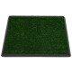 Künstliche Gras-Haustier-Toilettenmatte auf einem schwarzen Kunststofftablett, entworfen für die Verwendung von Haustieren in Innenräumen.