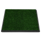 Künstliche Gras-Haustier-Toilettenmatte auf einem schwarzen Kunststofftablett, entworfen für die Verwendung von Haustieren in Innenräumen.