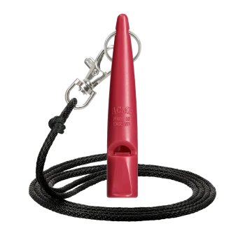 Rote ACME Hundepfeife mit schwarzem Halsband und Metallclip, hergestellt in England.