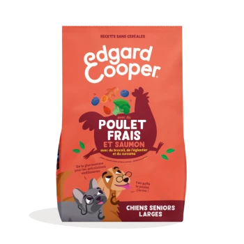 Sac orange Edgard Cooper d'aliment pour chiens seniors grands, poulet et saumon ; inscription « Poulet Frais et Saumon, Chiens Seniors Larges »